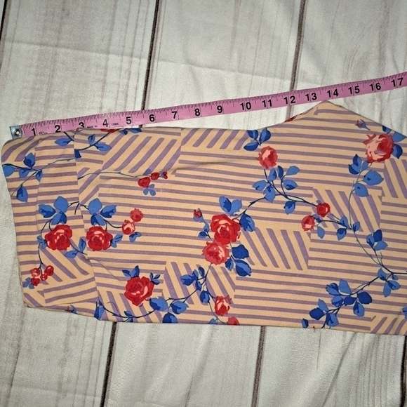 3 FOR 12 SALE Lularoe Tall & Curvy Leggings Floral Stripe - Picture 4 of 8